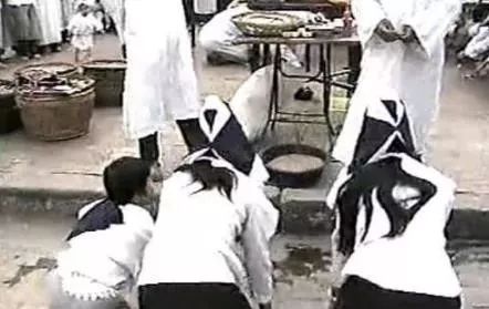 人死后为什么要烧纸:一七三七五七七七纸(纸钱的来历)