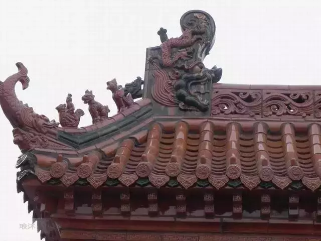 设计丨中国古建之美:门、门墩、门环、门钉、斗拱、飞檐、屋顶、马头墙