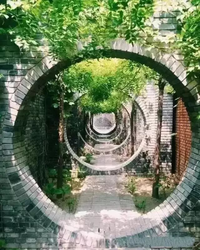 设计丨中国古建之美:门、门墩、门环、门钉、斗拱、飞檐、屋顶、马头墙