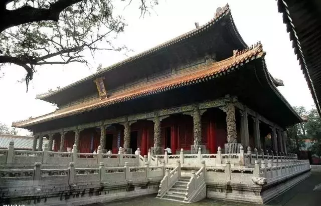 设计丨中国古建之美:门、门墩、门环、门钉、斗拱、飞檐、屋顶、马头墙