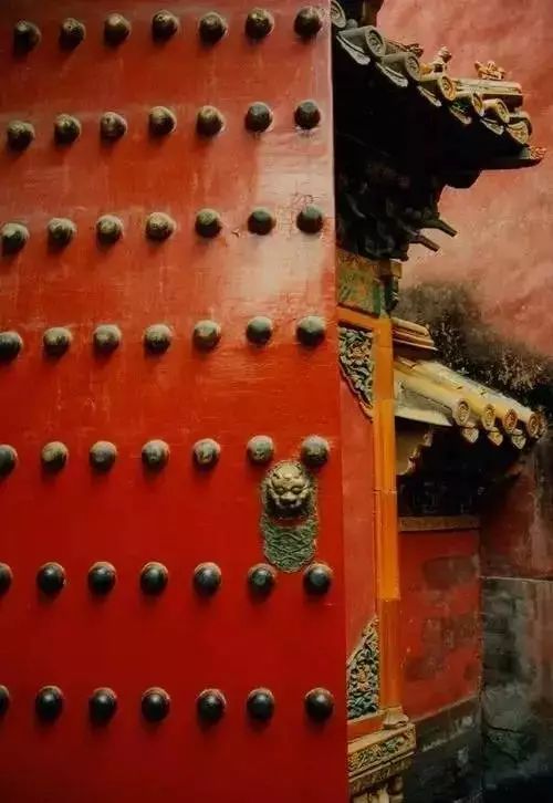 设计丨中国古建之美:门、门墩、门环、门钉、斗拱、飞檐、屋顶、马头墙