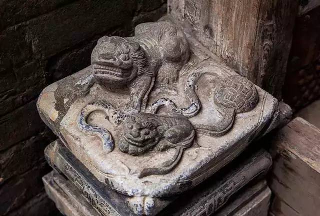设计丨中国古建之美:门、门墩、门环、门钉、斗拱、飞檐、屋顶、马头墙