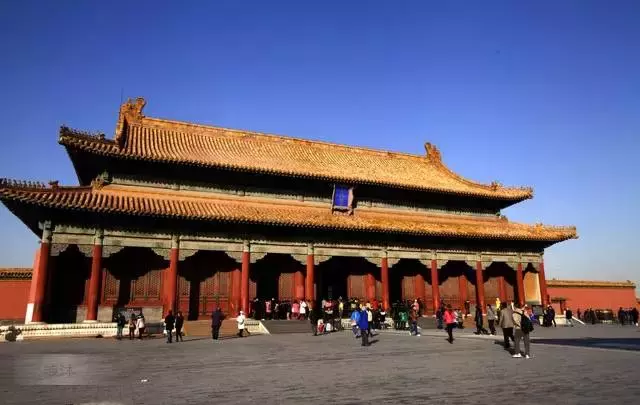 设计丨中国古建之美:门、门墩、门环、门钉、斗拱、飞檐、屋顶、马头墙