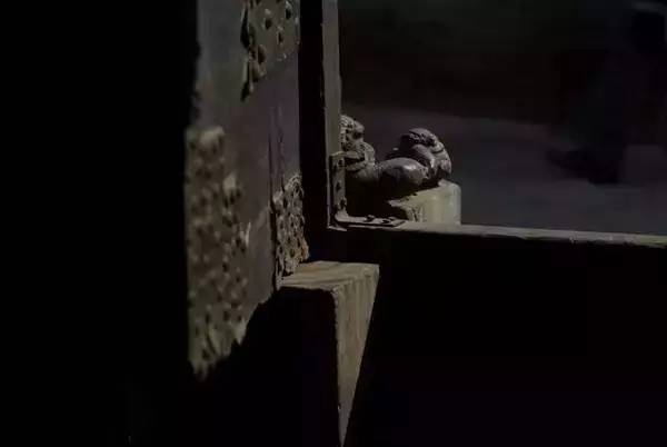 设计丨中国古建之美:门、门墩、门环、门钉、斗拱、飞檐、屋顶、马头墙