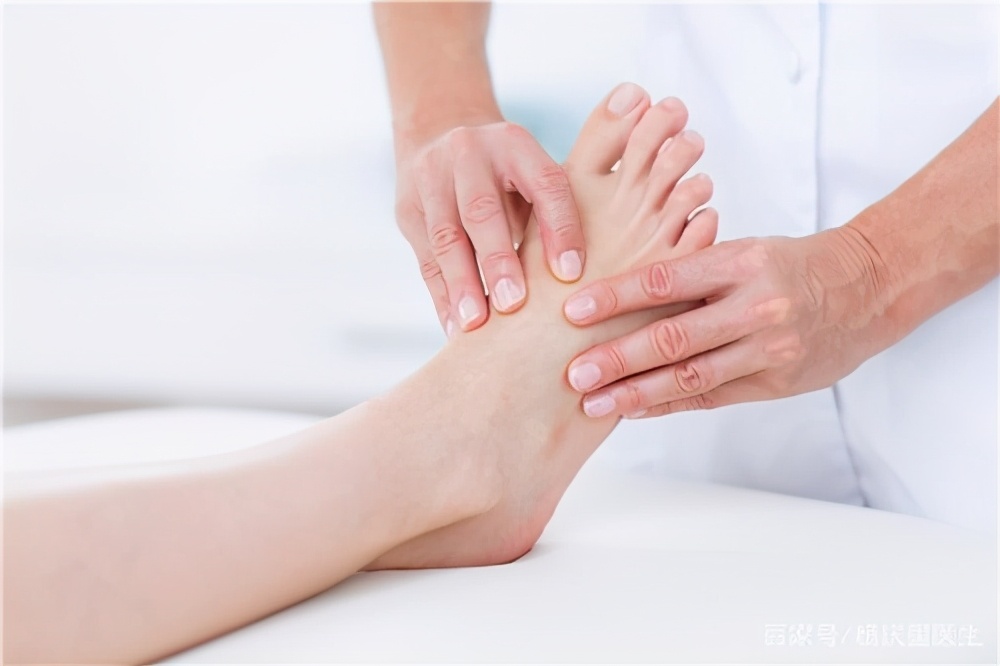 腦供血不足的人,医生提议:多吃三种蔬菜,两种习惯或许需要养成